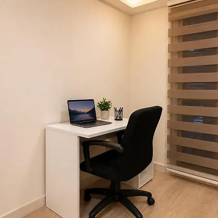 Pool Sauna Free Parking Gym 3br Family Apartment