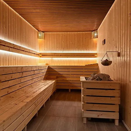 Pool Sauna Free Parking Gym 3br Family *