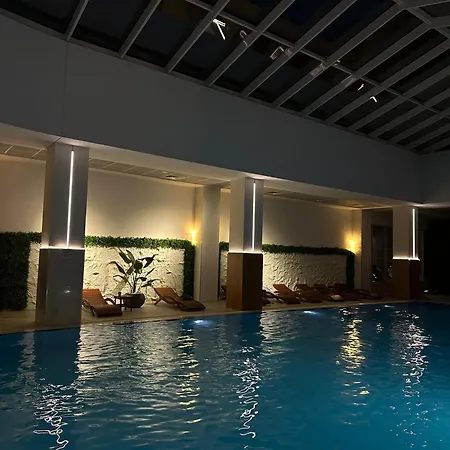 Pool Sauna Free Parking Gym 3br Family *